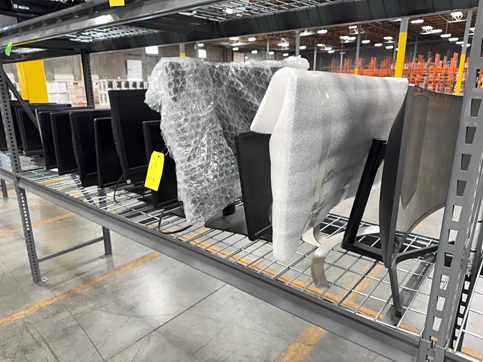 11-assorted-monitors-1d335e