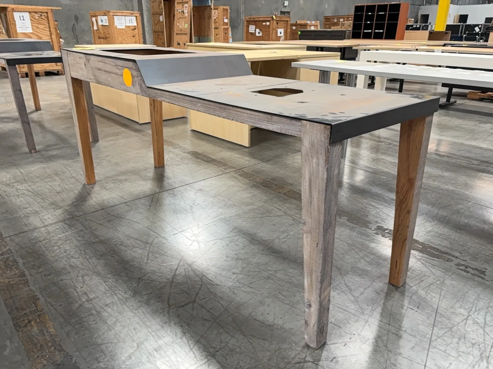 metal-and-wood-table-576a5f