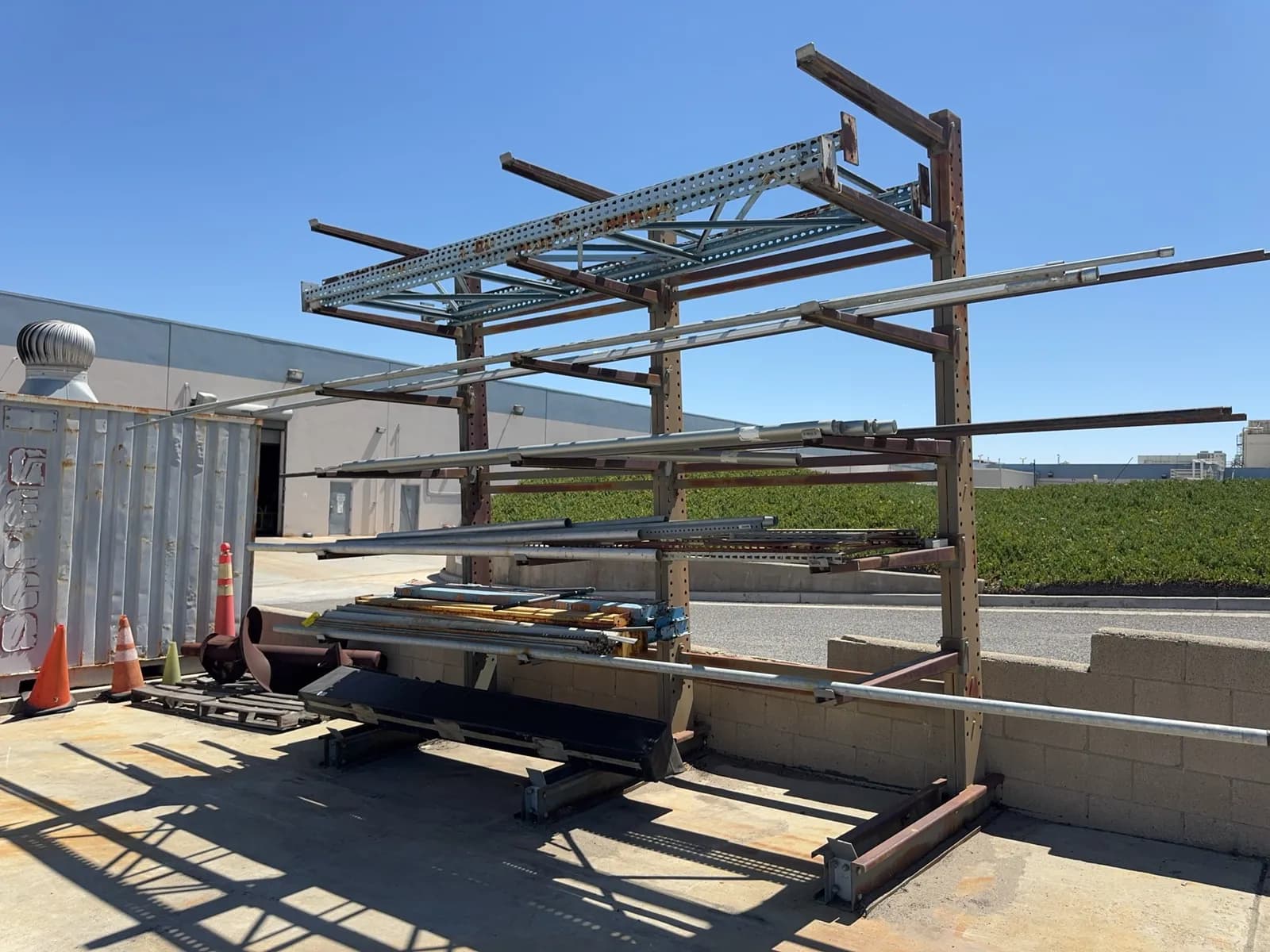 12-cantilever-rack-contents-not-included-mrbfo3th