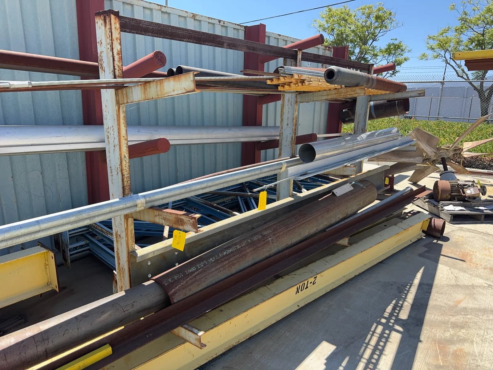 7-cantilever-rack-contents-not-included-mrbfo3ty