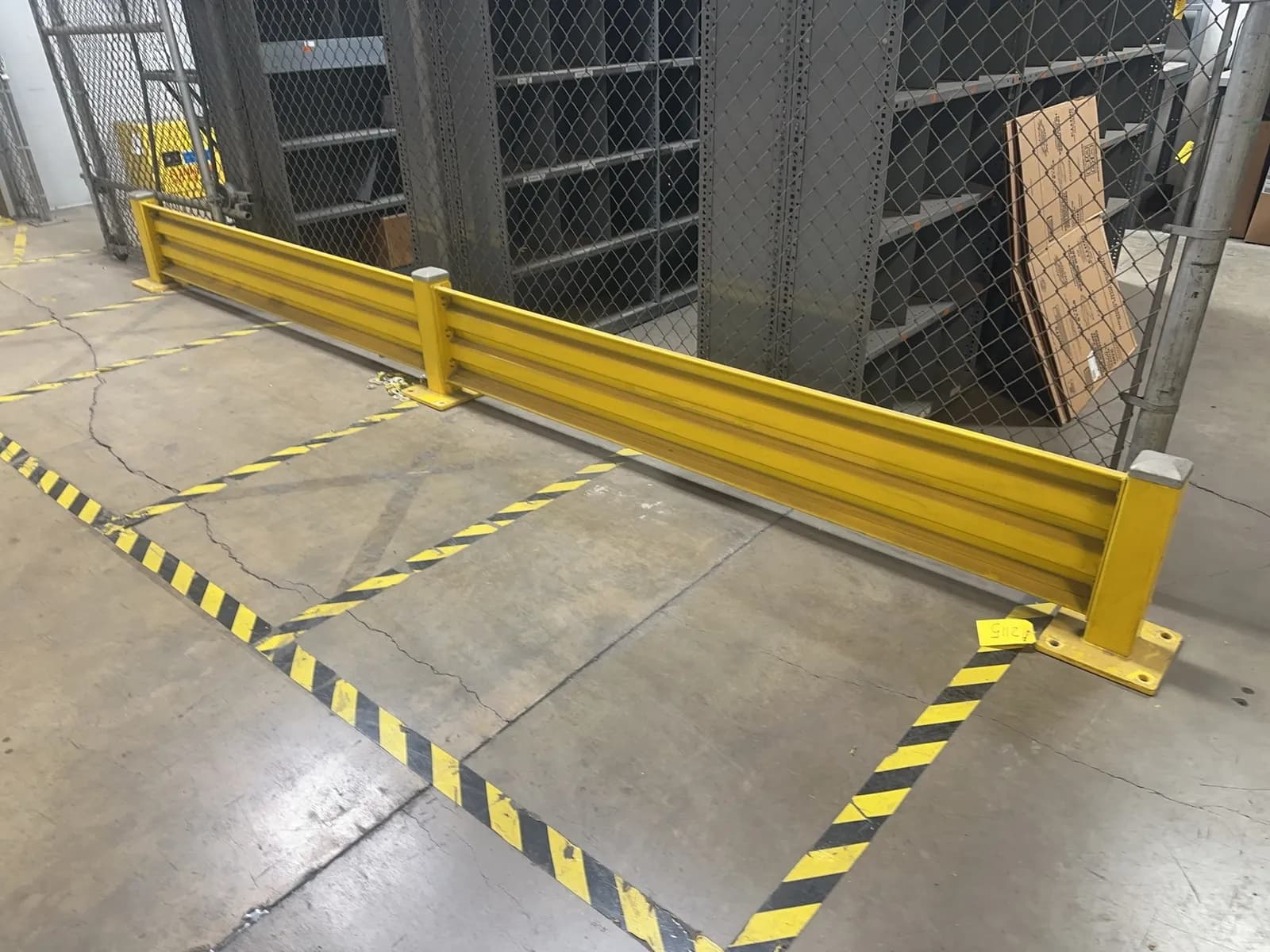 metal-safety-guard-rail-202x20-mrcwg6vi