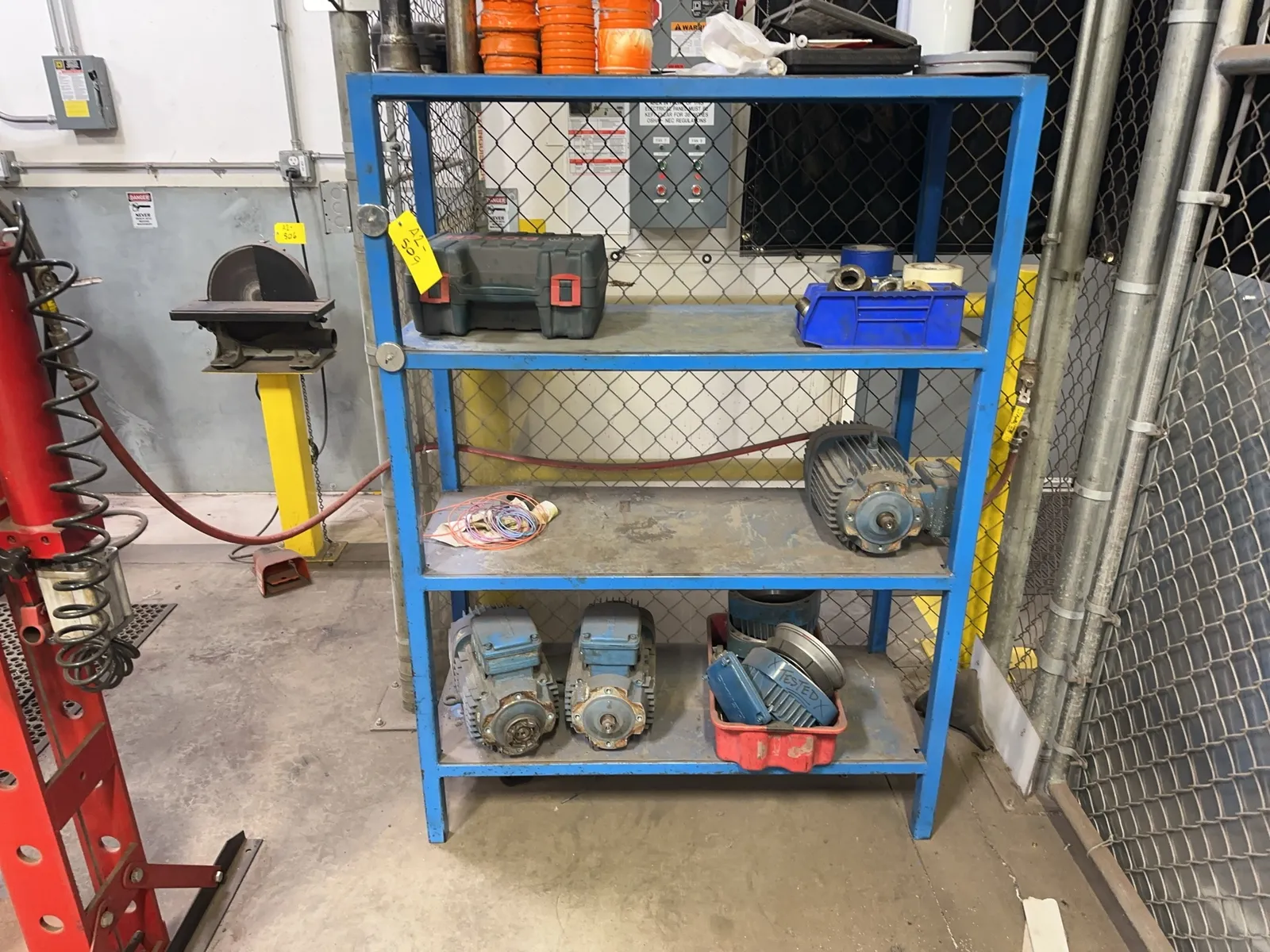 5-storage-rack-contents-not-included-mrcwg8ms