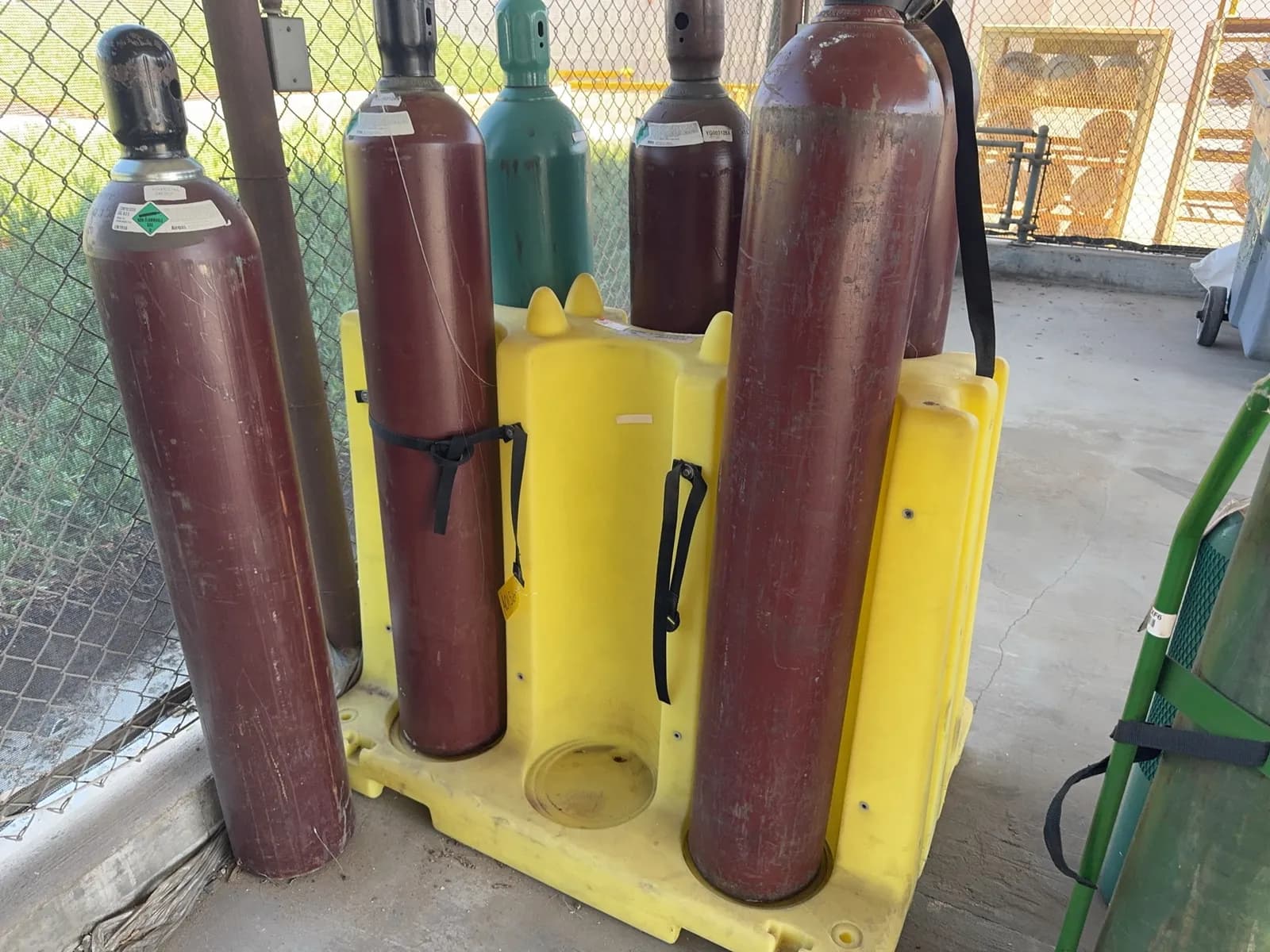 enpac-6-cylinder-rack-cylinders-not-included-mrmfzv0v