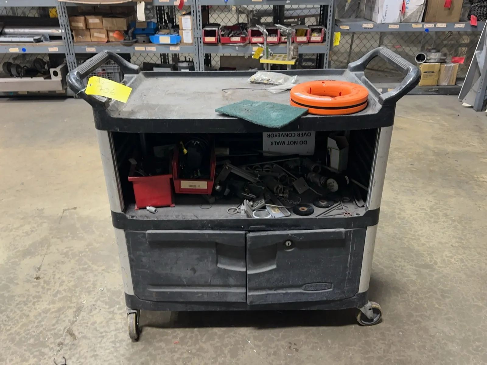 rubbermaid-cart-with-contents-included-mrcxjpfh