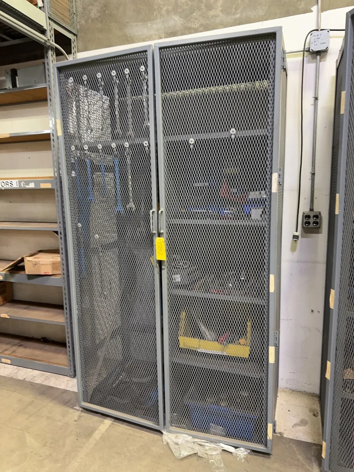 metal-tool-cabinet-contents-not-included-mrbfo7jt