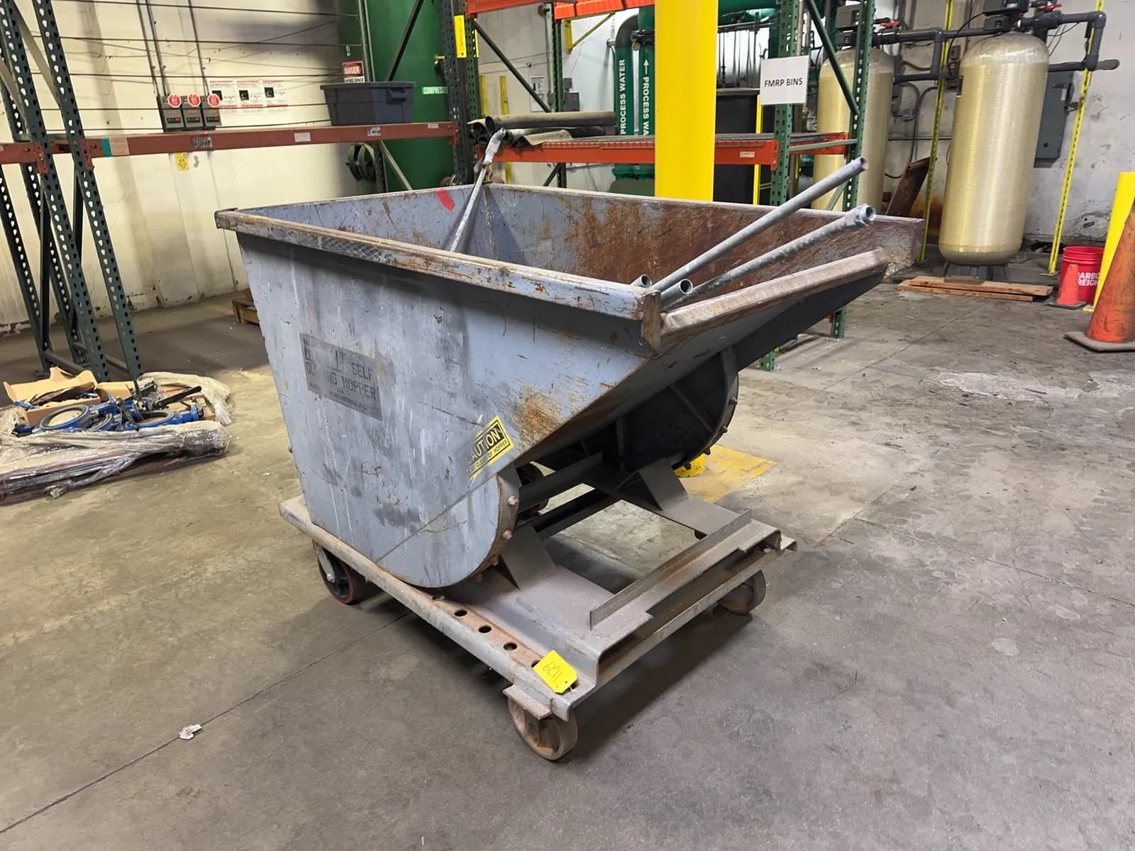 forklift-ready-metal-dump-hopper-on-casters-mrl9z8lx