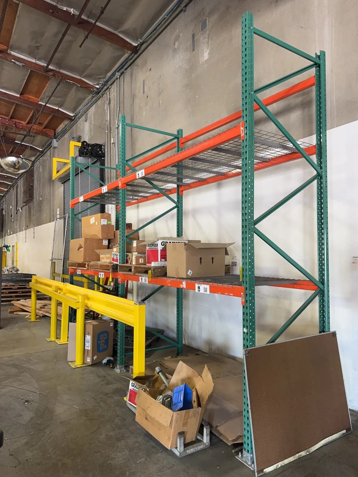 2-sections-of-pallet-racking-contents-not-included-mrbfo8fv