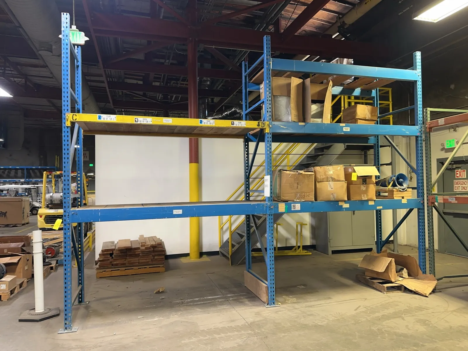 2-sections-of-pallet-racking-contents-not-included-mrjpkvzg