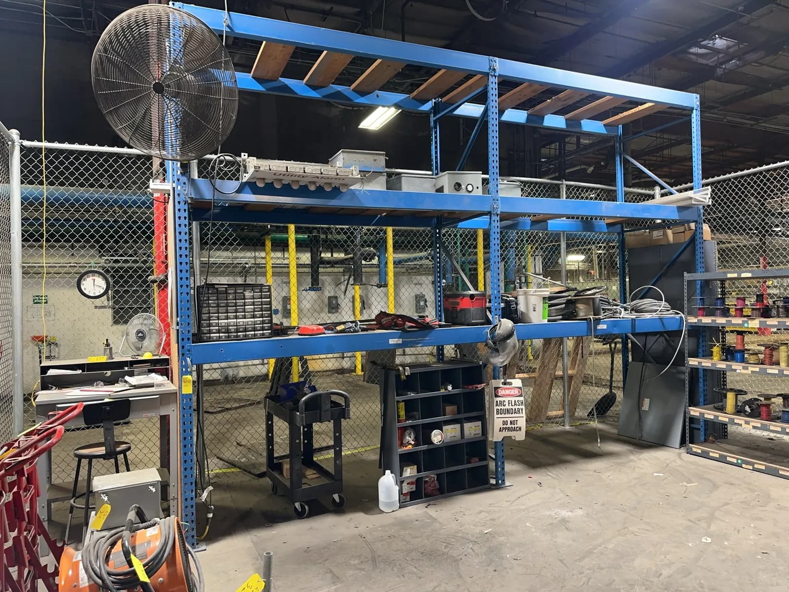 2-sections-of-pallet-racking-contents-not-included-mrjplf6j