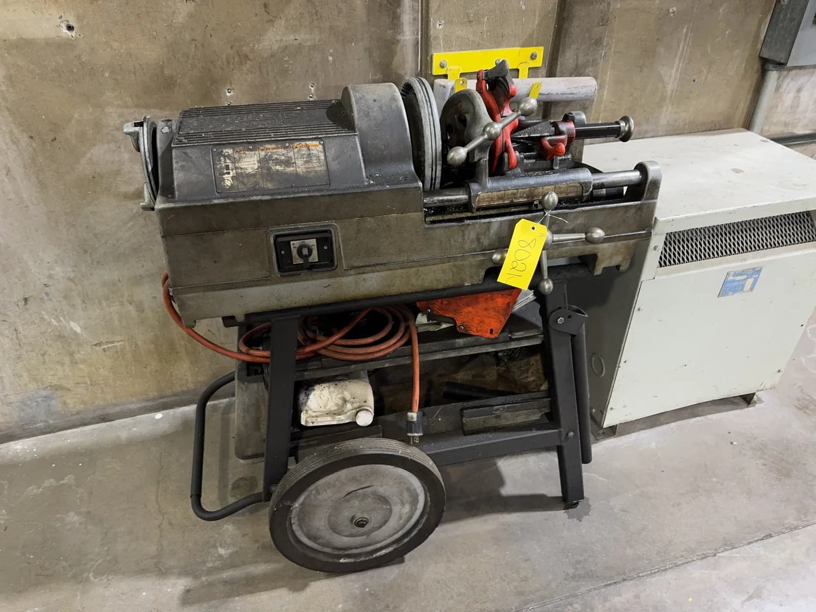 ridgid-535-pipe-threading-machine-with-cart-mrnzfy1q