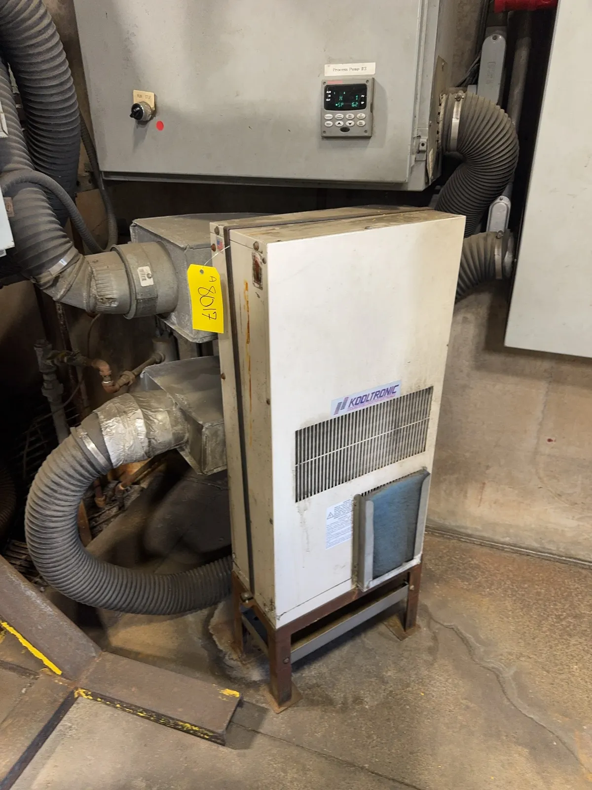 kooltronic-ka4c5dp33l-air-cooled-panel-mounted-air-conditioner-mrjhf9qa