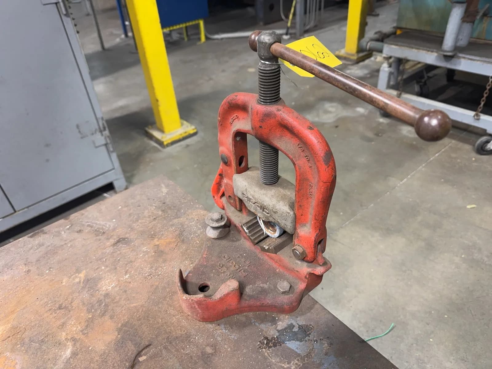 ridgid-no-25-pipe-clamp-ffc975