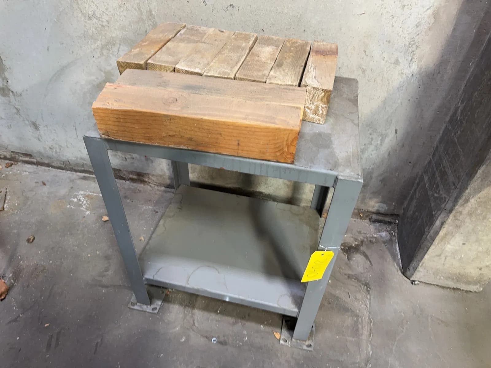 metal-table-mrmja3mb
