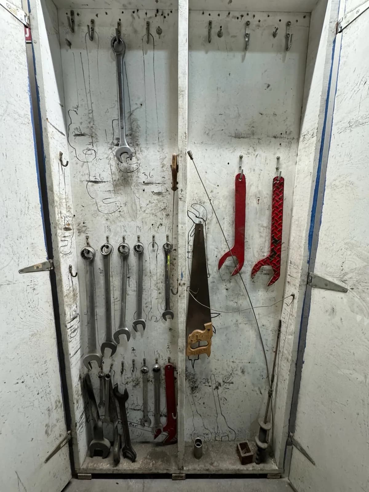 contents-of-cabinet-assorted-size-wrenches-249b9a