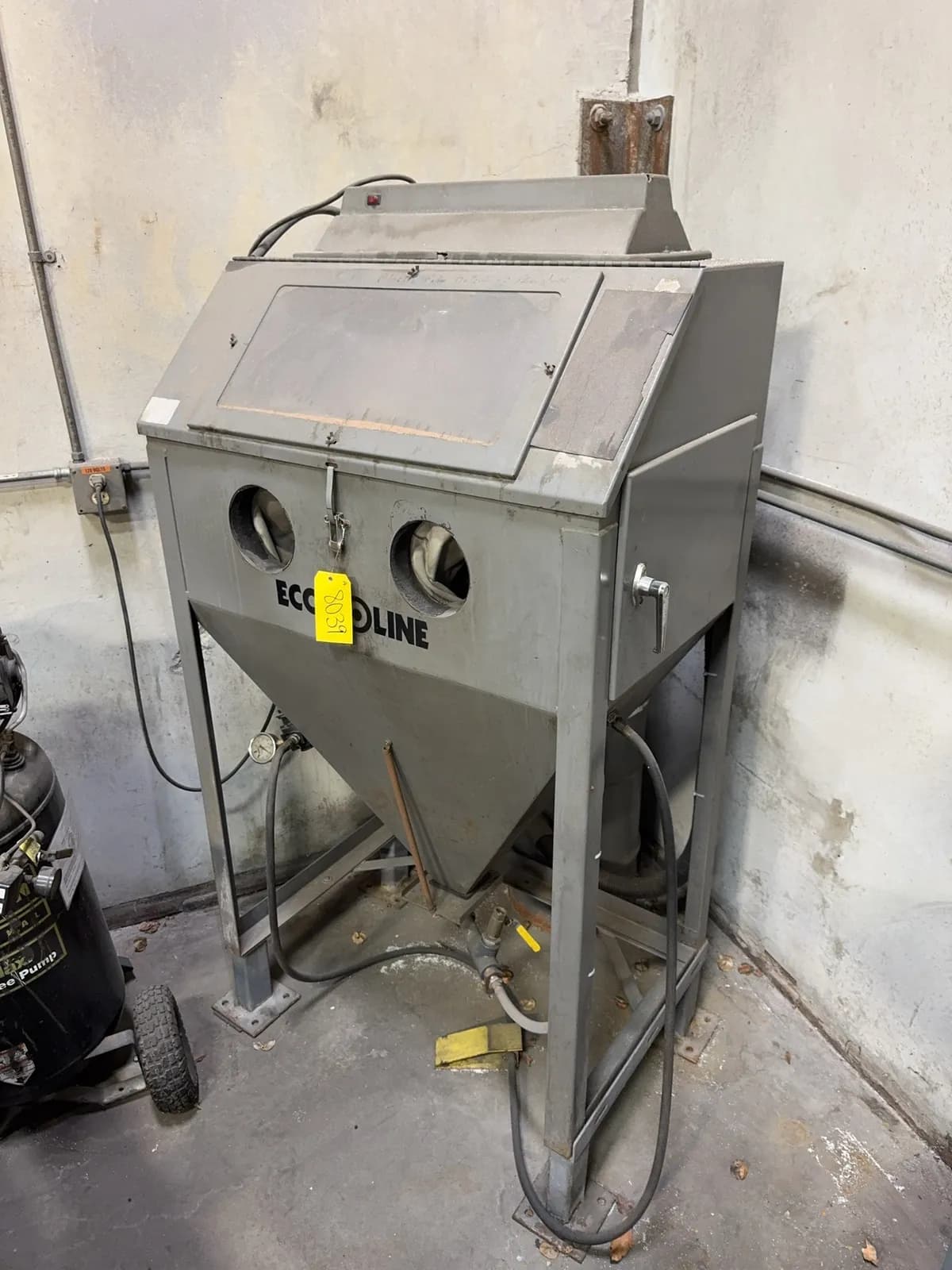 econoline-sand-blasting-cabinet-a41346