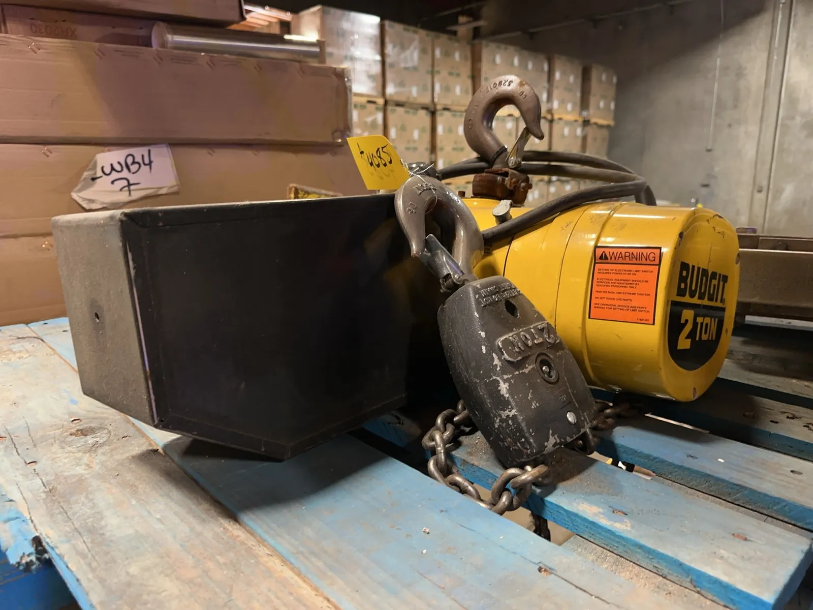 crane-lifting-spreader-beam-and-budget-2-ton-lifting-hoist-mrl80xx3