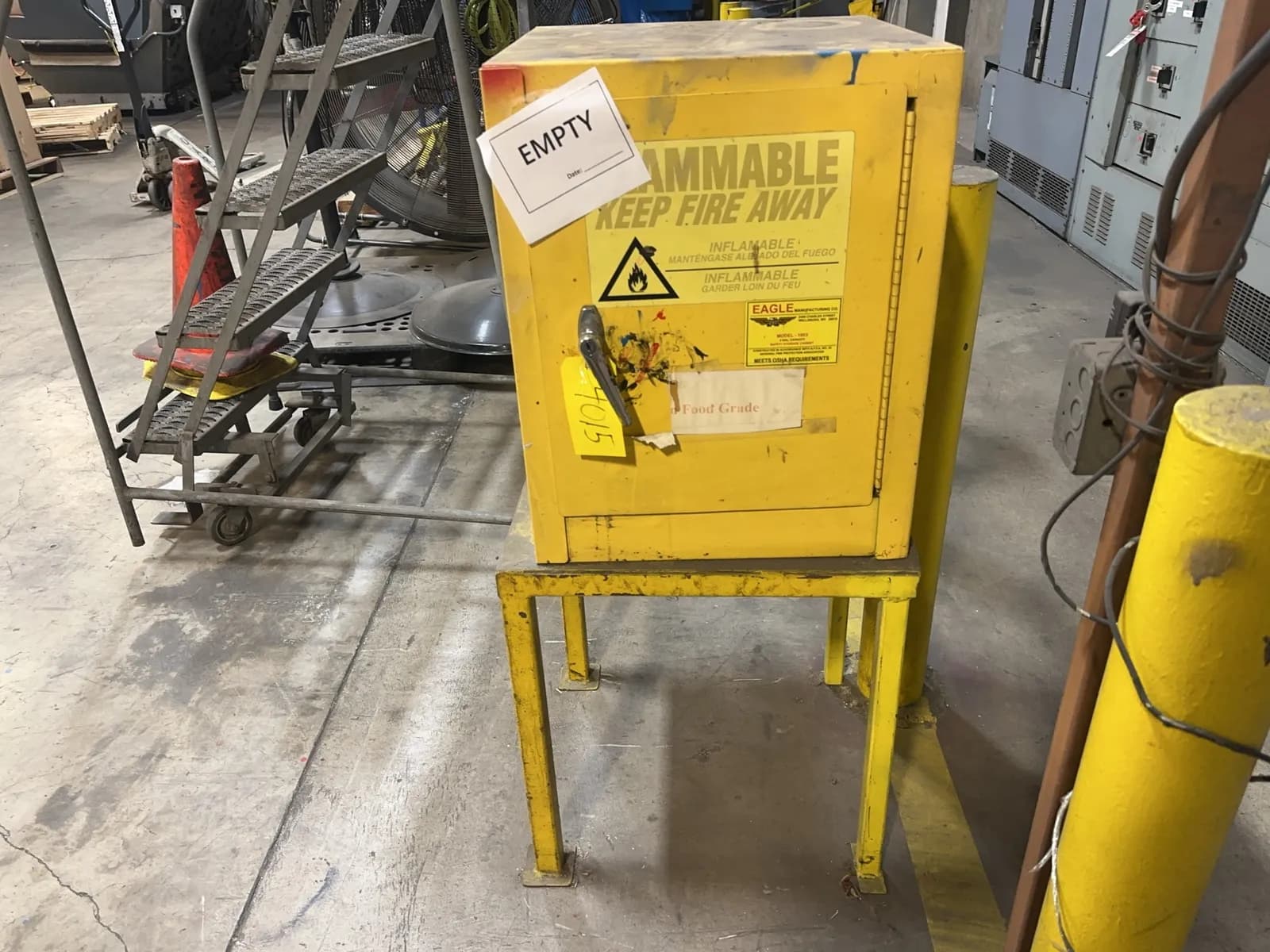 eagle-4-gallon-safety-storage-cabinet-with-stand-mrl9t930