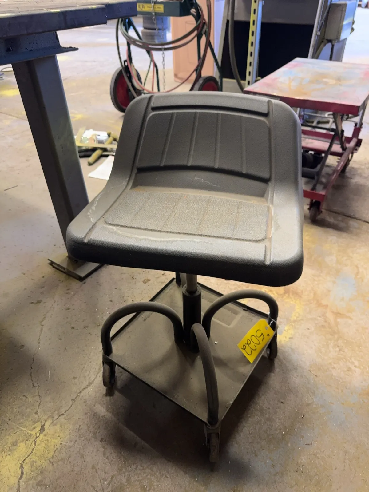 rolling-shop-stool-de326a