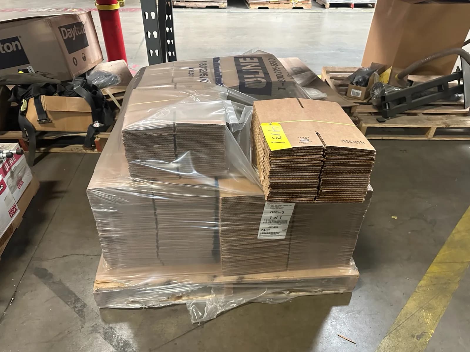 pallet-of-uline-6x6x6-boxes-mr9z09yr