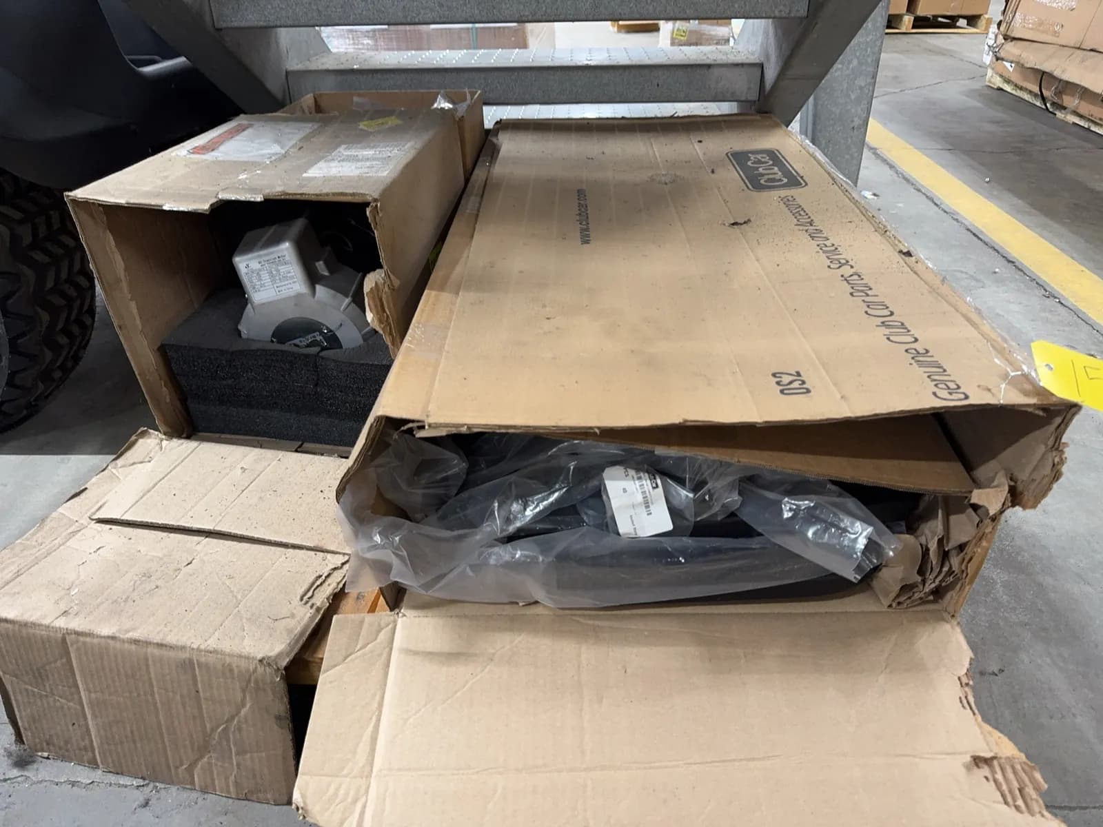 contents-of-pallet-club-car-parts-and-accessories-motor-rear-canopy-elite-a75399