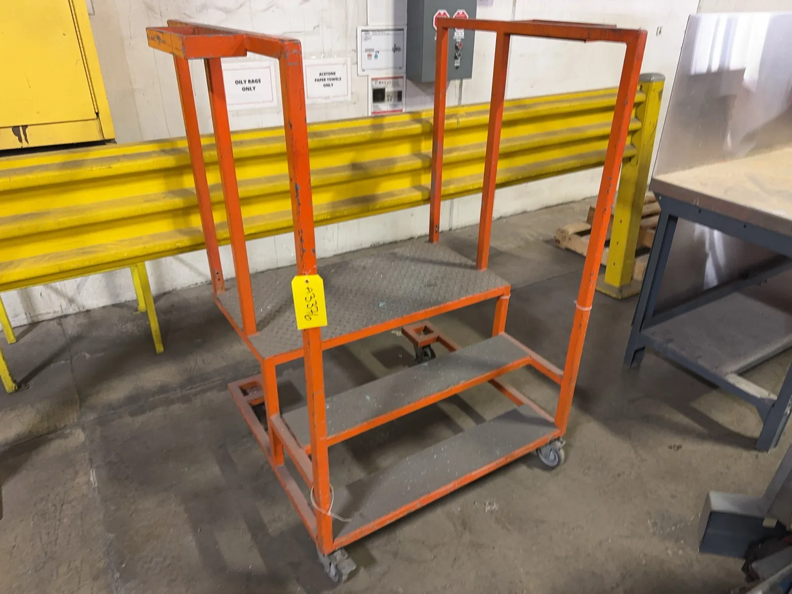 3-rolling-shop-platform-mrmbpxy1