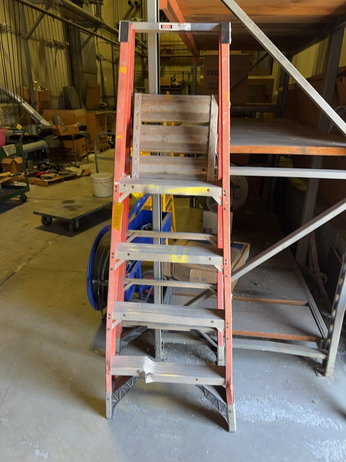 werner-4-fiberglass-folding-ladder-mrmcctqa