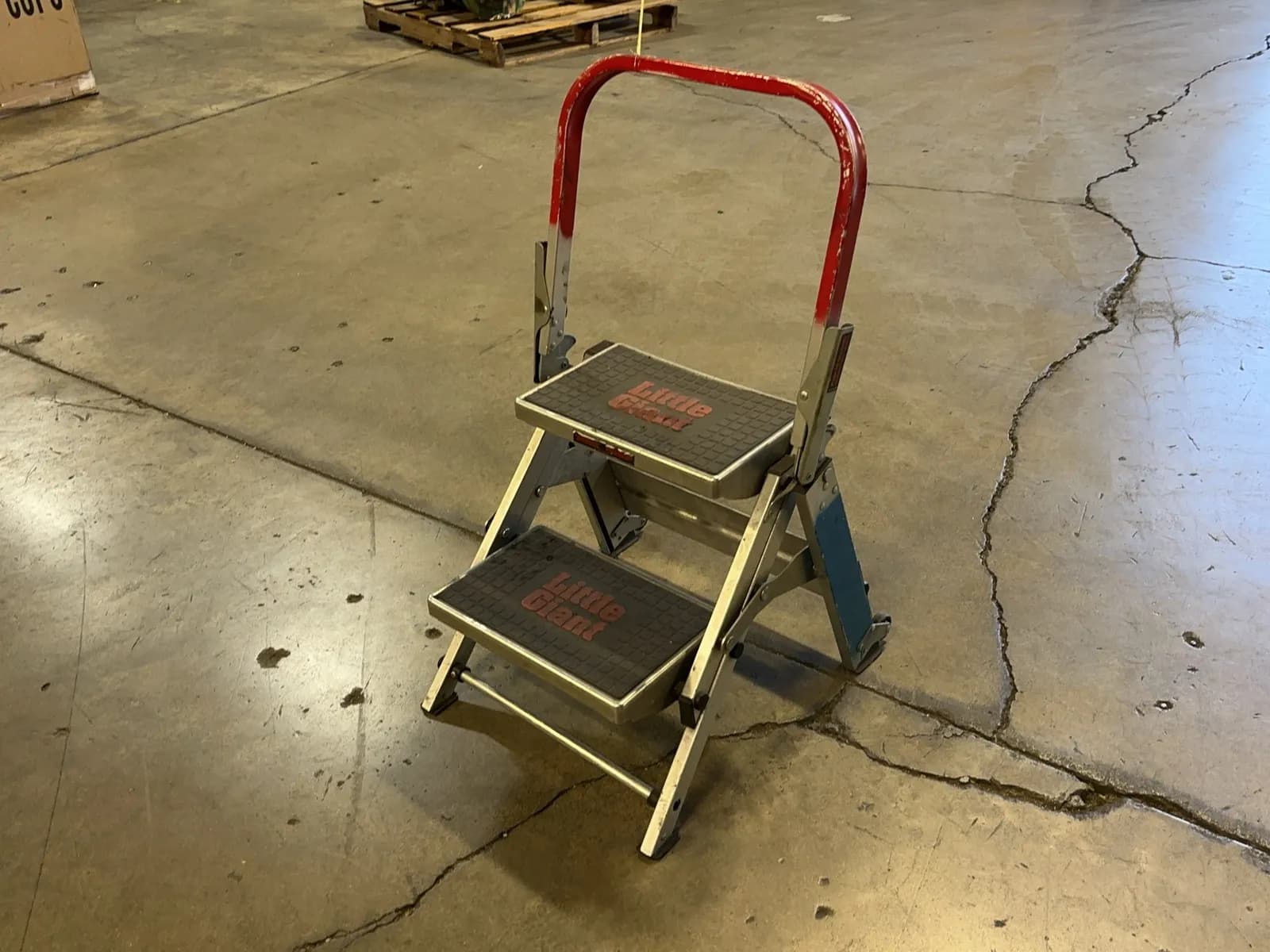 little-giant-2-step-stool-mrcx33au