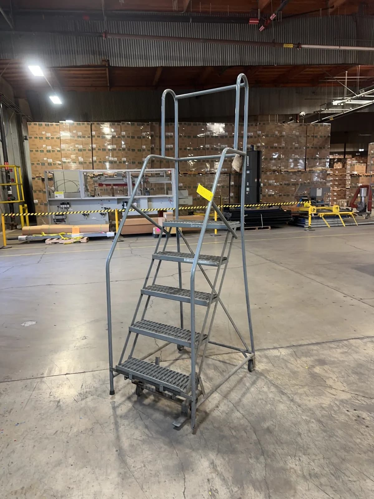 cotterman-rolling-warehouse-ladder-5-platform-height-mrmbz2ya
