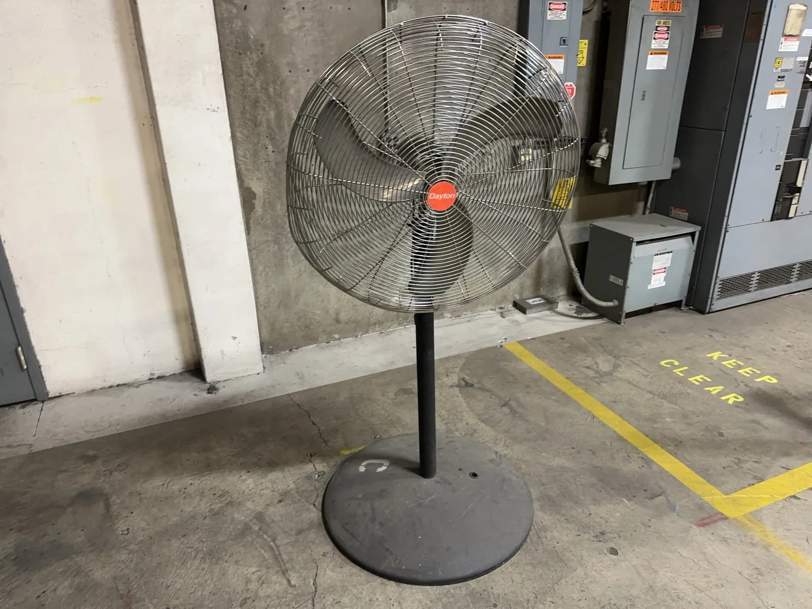 dayton-30-pedestal-shop-fan-mrcx38lh