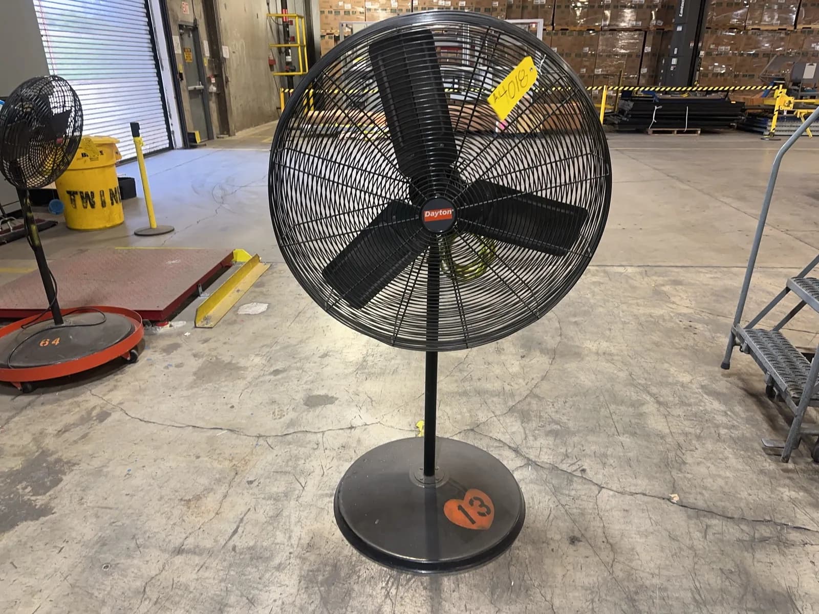 dayton-30-pedestal-shop-fan-mrcx38ux