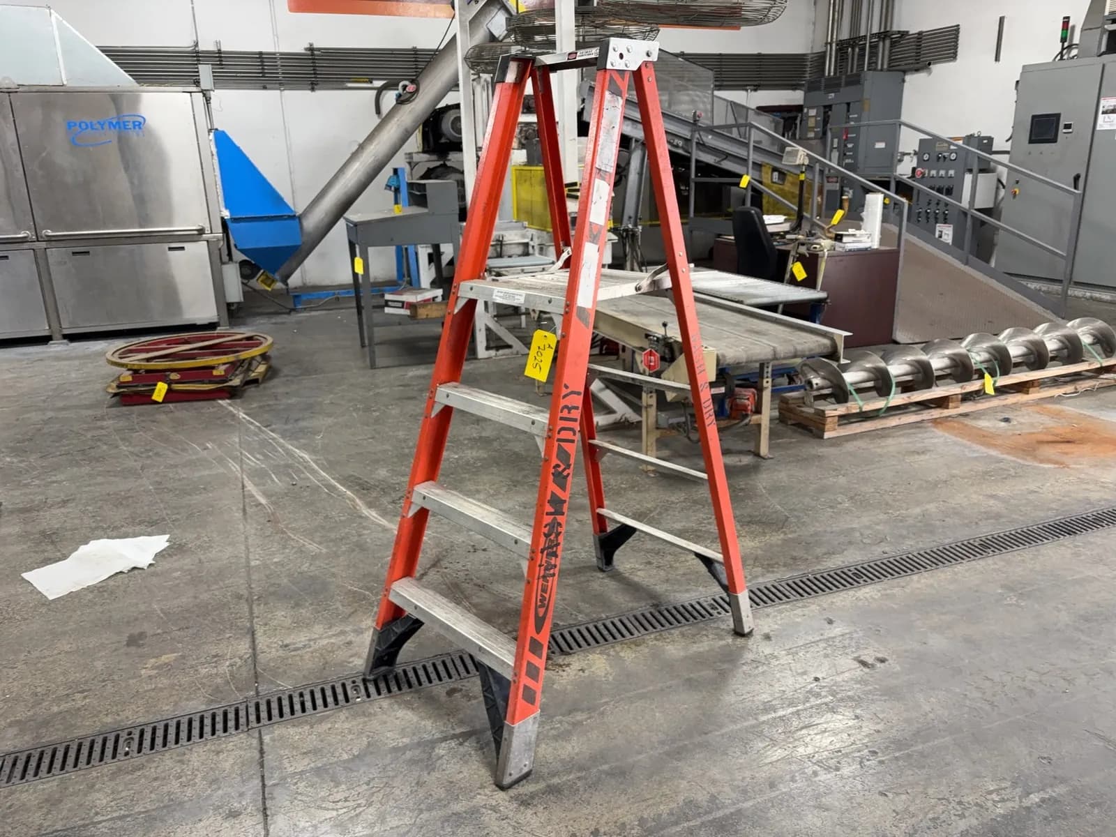 werner-4-fiberglass-folding-ladder-mrmcdw5a