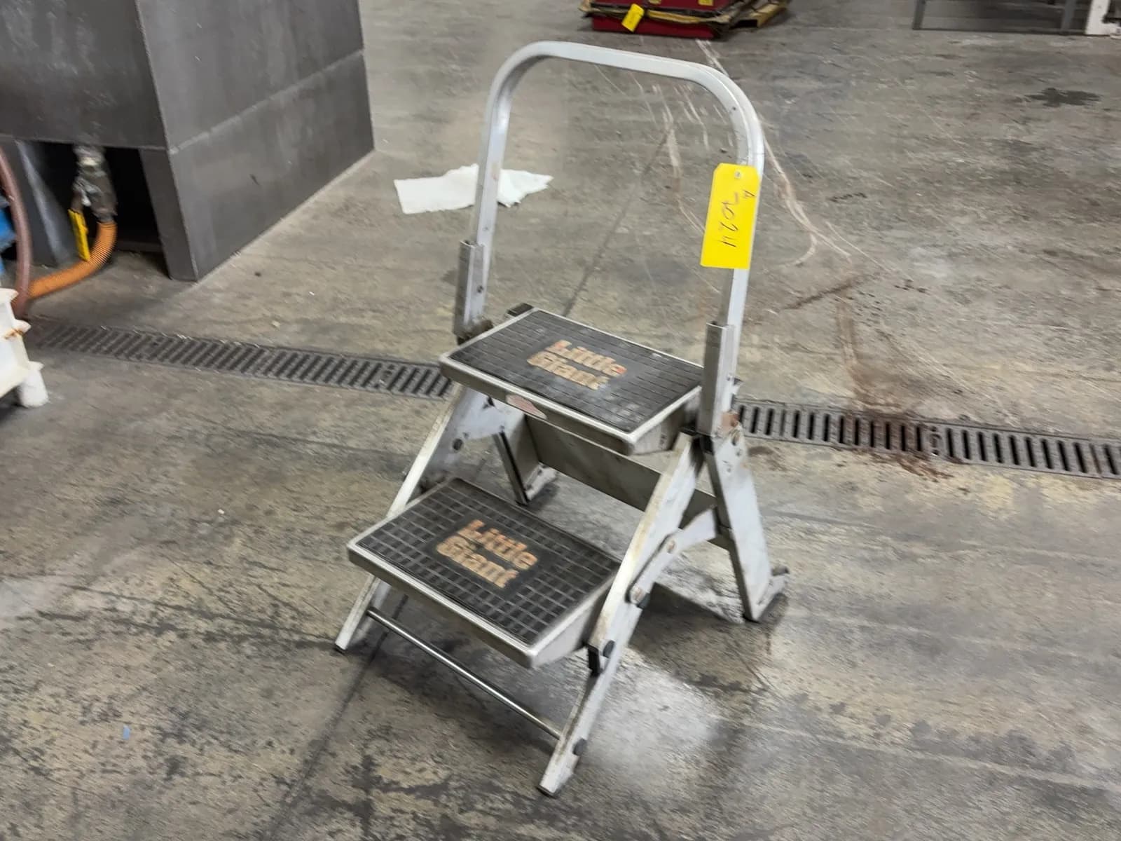little-giant-2-step-stool-mrcx3rqu