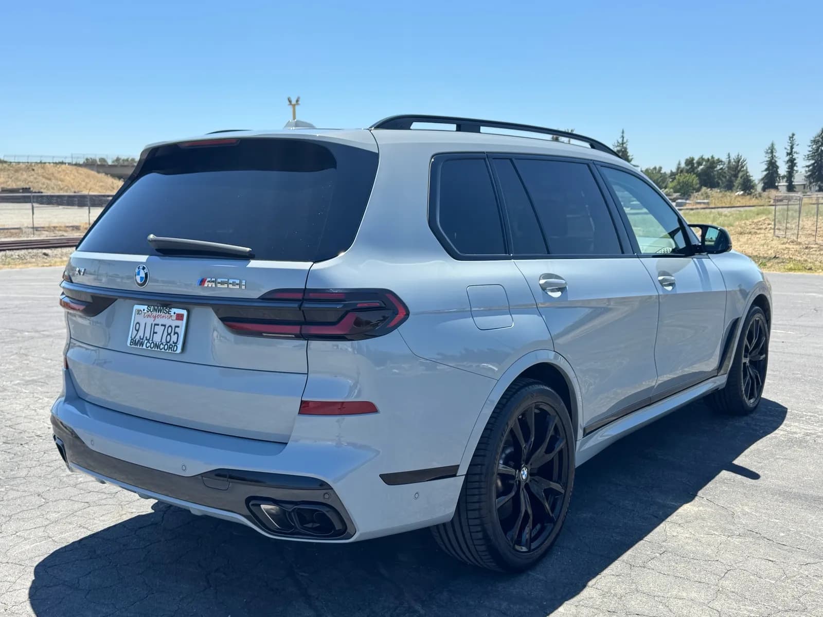 2024-bmw-x7-m60i-ddd035