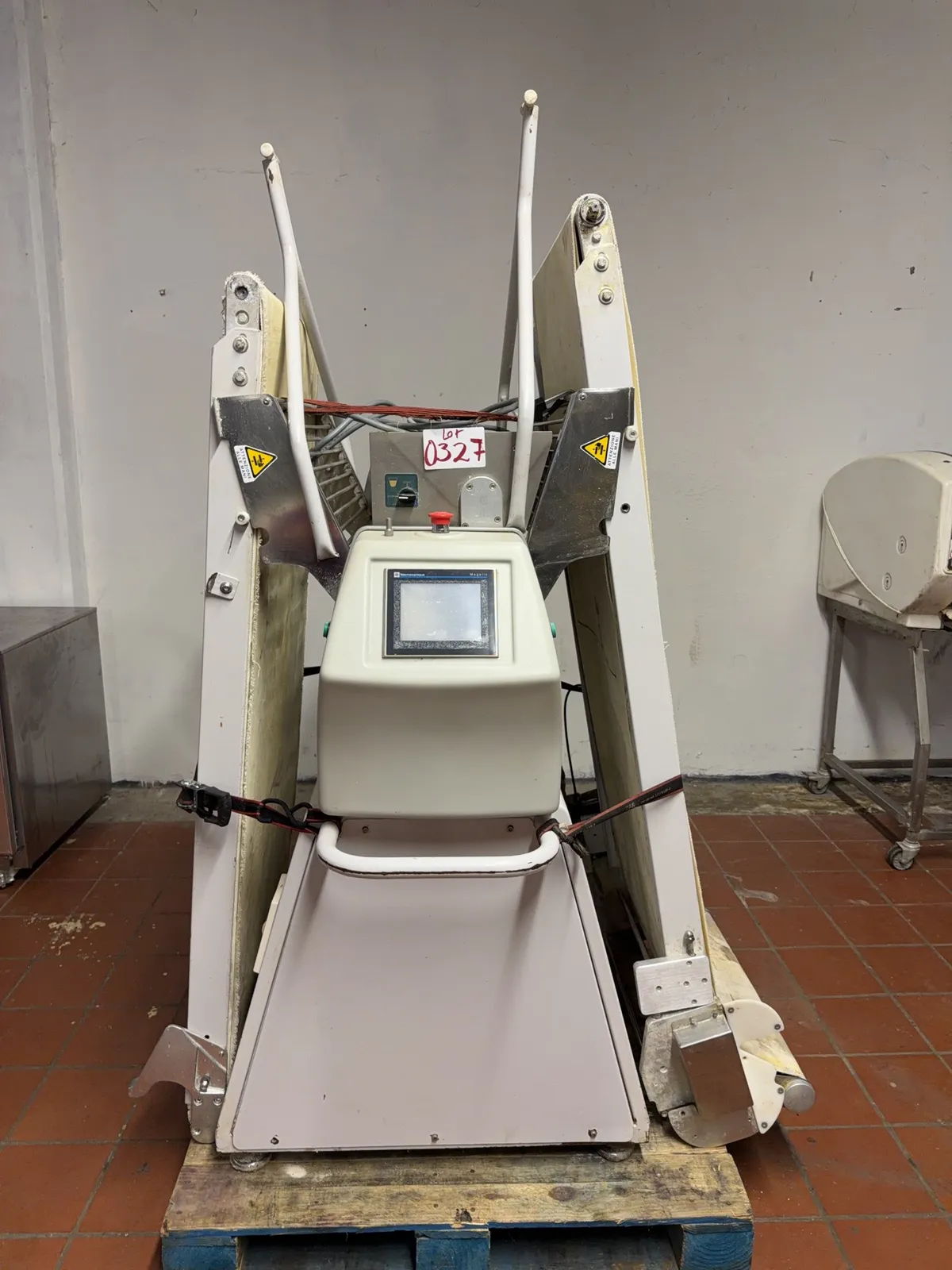 dough-sheeter-floor-model-57f8f4
