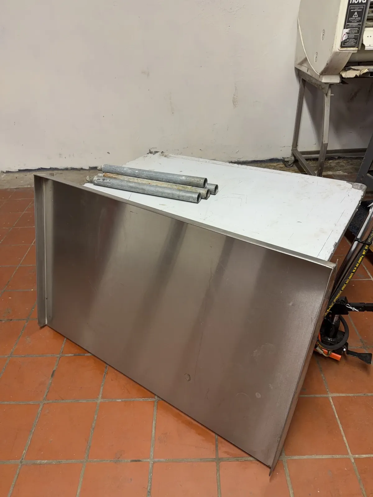 48-stainless-steel-equipment-table-c1e12c