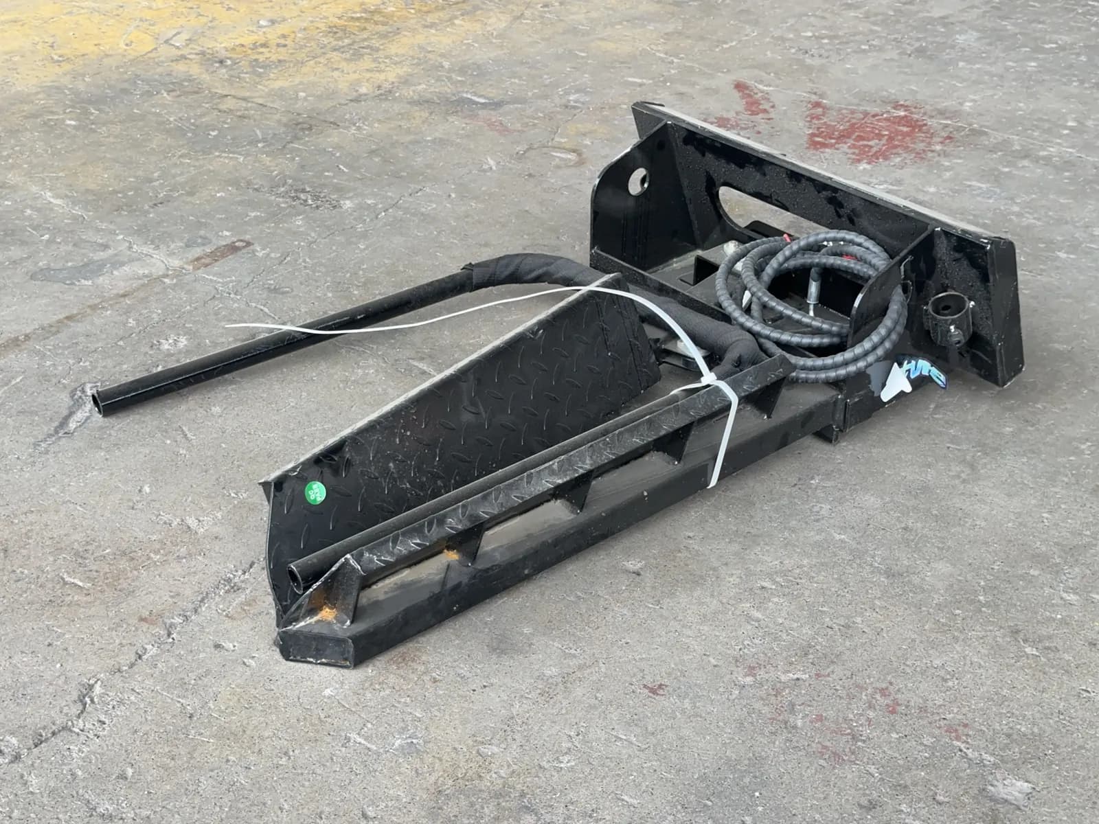 2026-future-mhf44-mini-skid-steer-horizontal-clamp-fork-attachment-unused-mro3zm1s