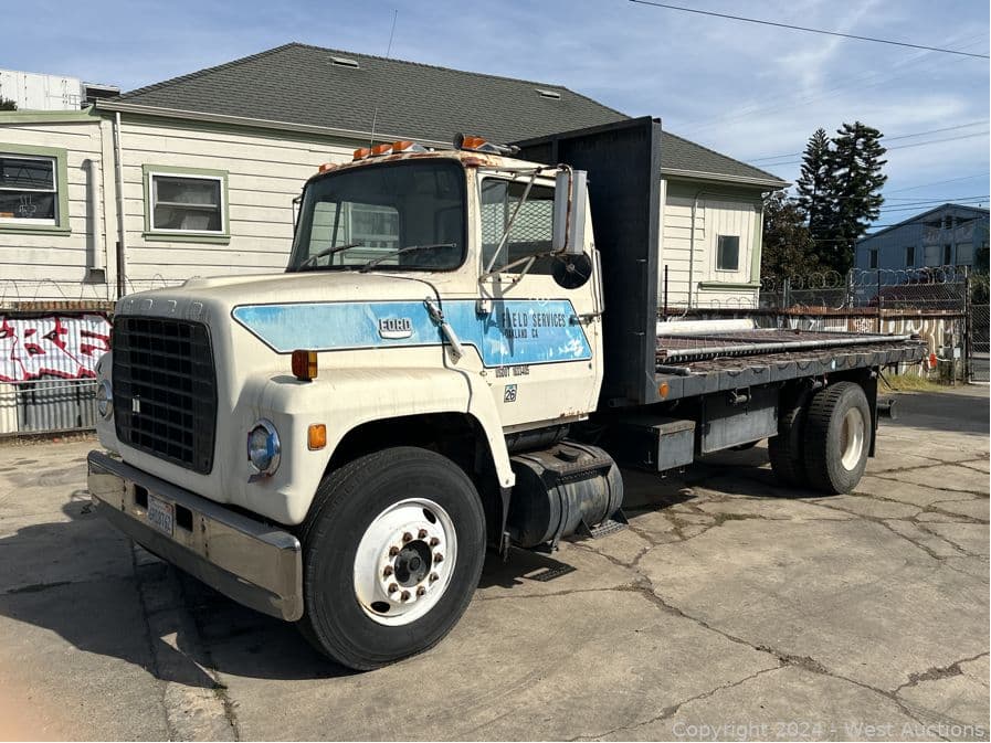 1978-superior-aluminum-body-corp-ford-8000-flat-bed-truck-561480