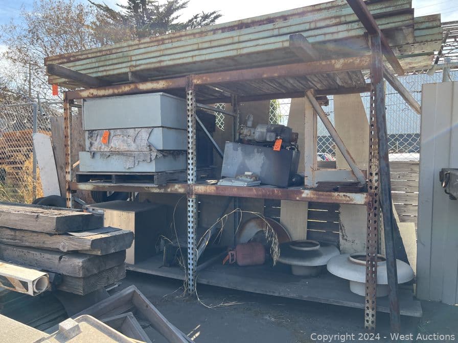 section-of-pallet-racking-contents-not-included-570294