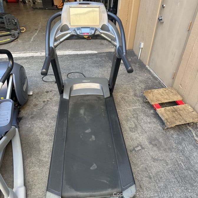 cybex-intelligent-suspension-treadmill-574251