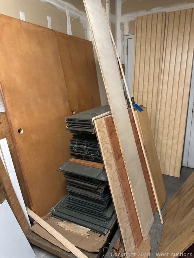 bulk-lot-glass-wood-doors-and-more-retail-display-supplies-586911