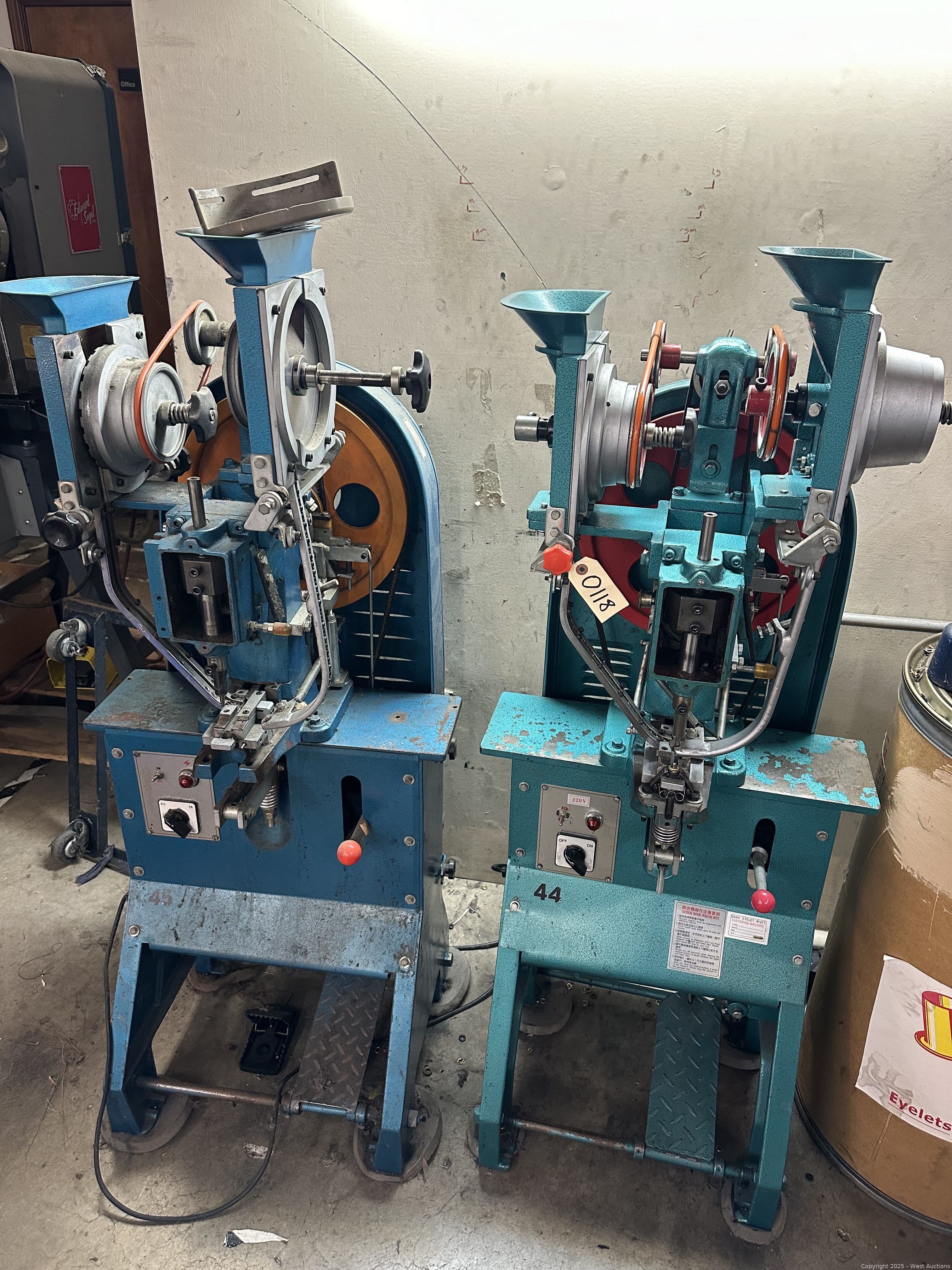 2-haohan-snap-eyelet-rivet-fastening-machines-613298