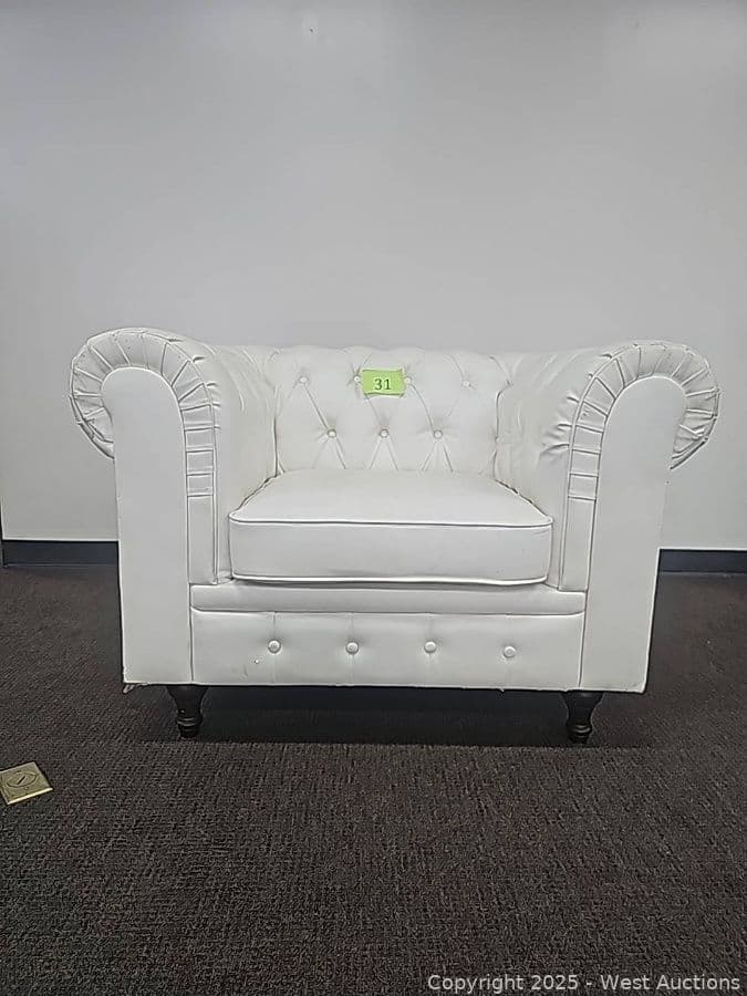 tufted-arm-chair-619857