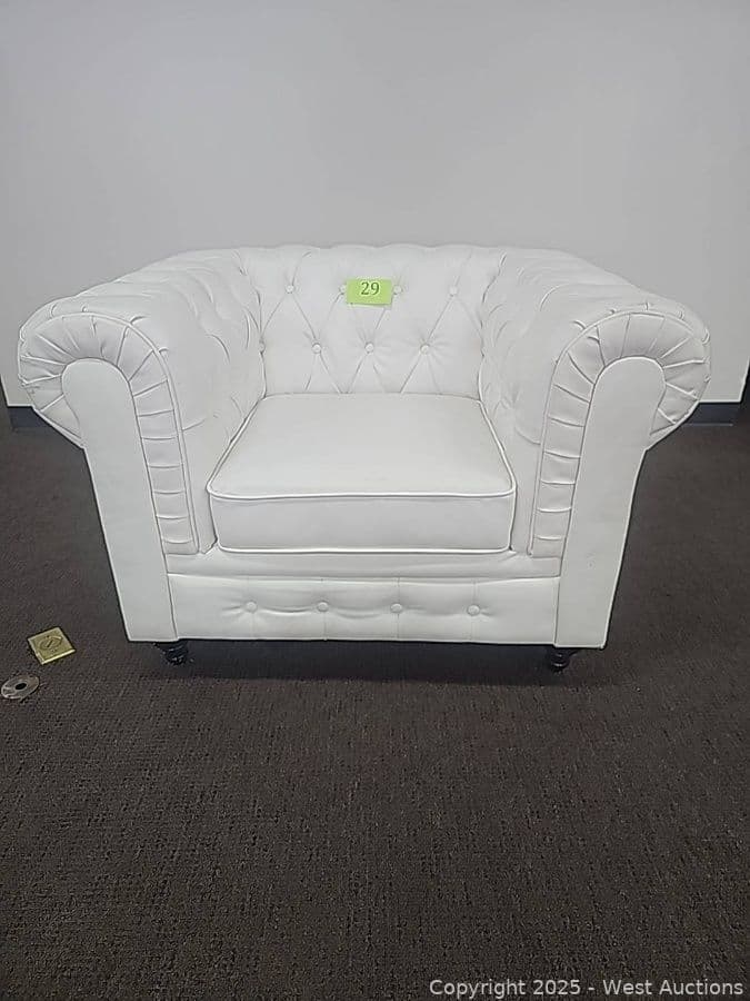 tufted-arm-chair-619859