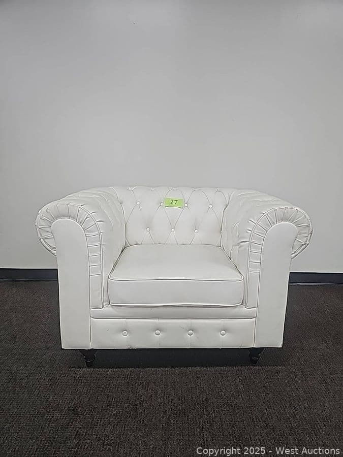 tufted-arm-chair-619861