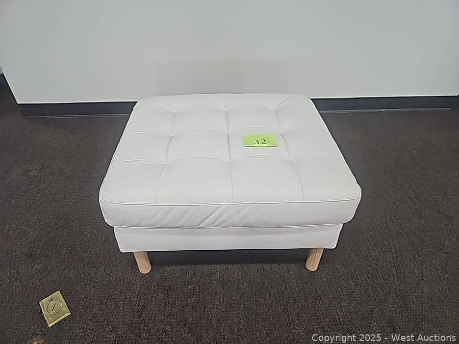 ikea-landskrona-ottoman-619856