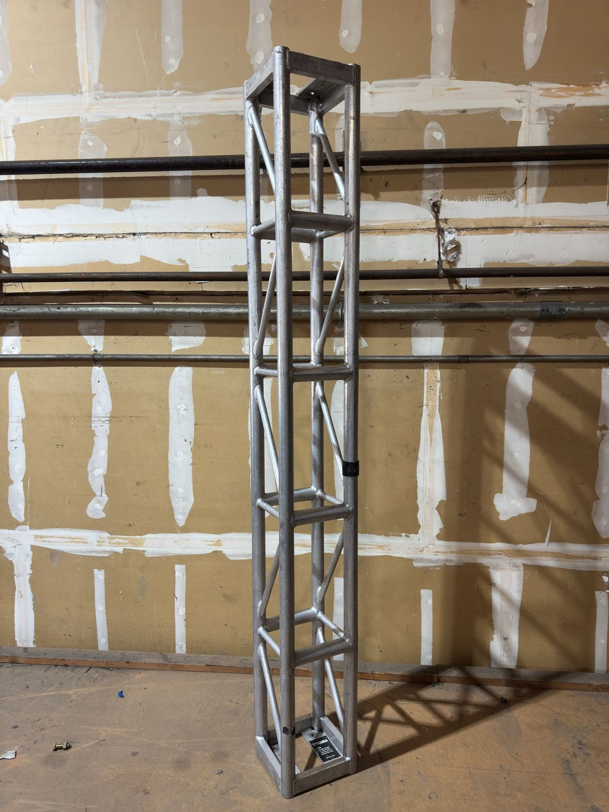 1-8x1-aluminum-truss-f78237-8