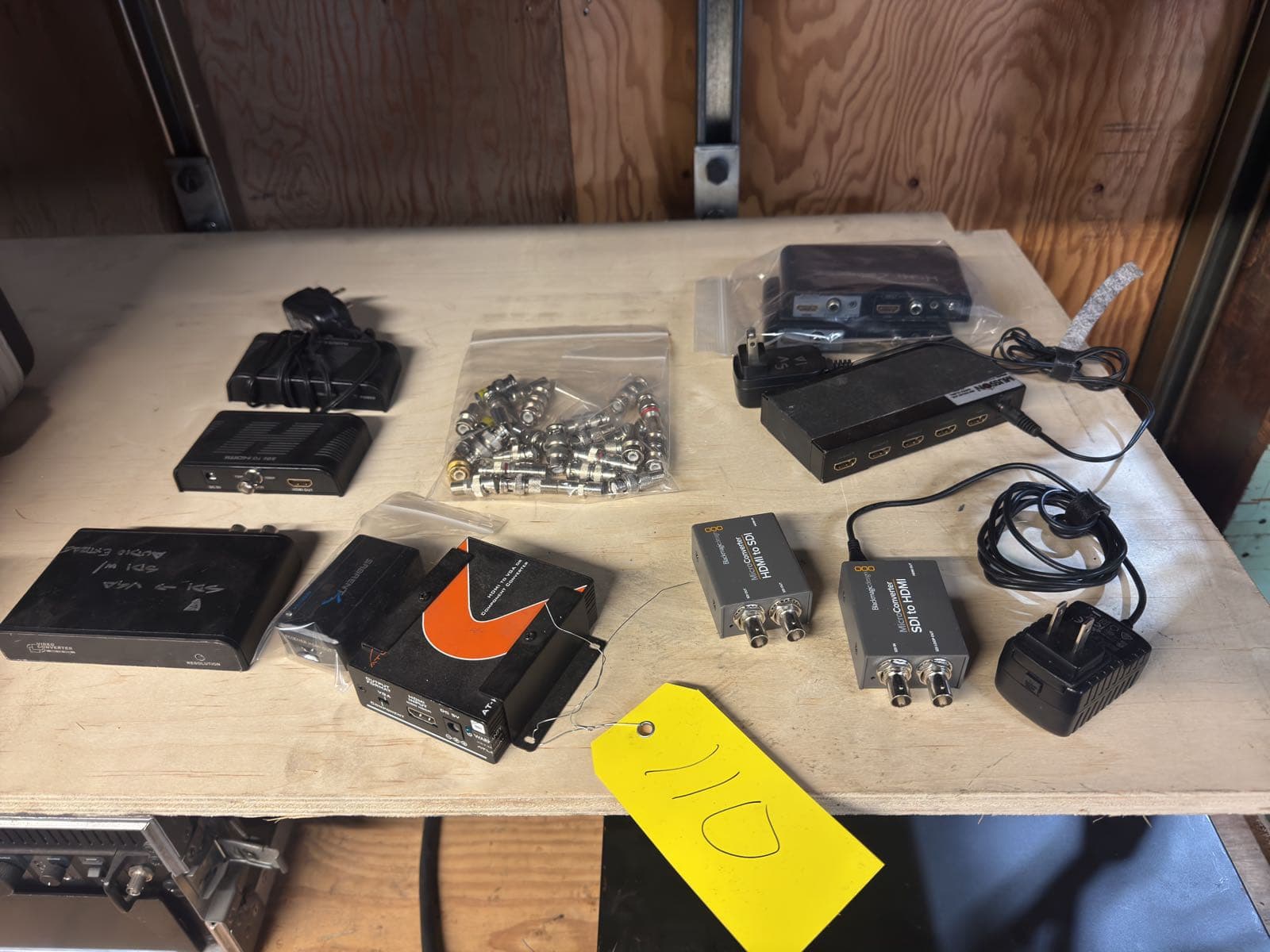 contents-of-shelf-assorted-hdmi-digital-conversion-cc2d77