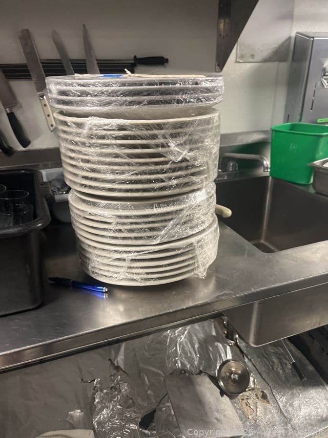 25-ivory-ceramic-oval-platters-618360