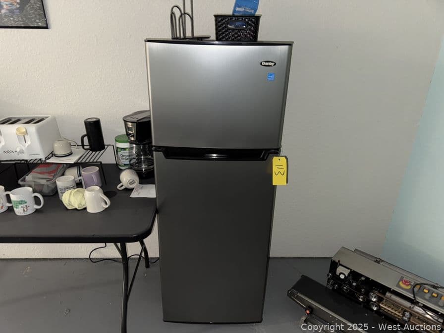 danby-miniature-refrigerator-622021