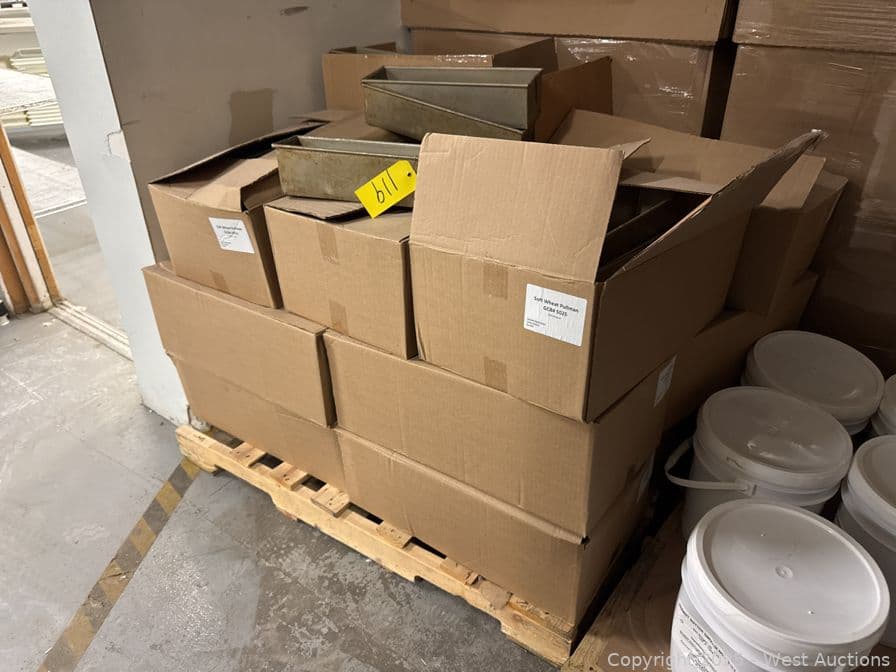 contents-of-pallet-15-boxes-of-assorted-baking-pans-16-x5-x4-622015